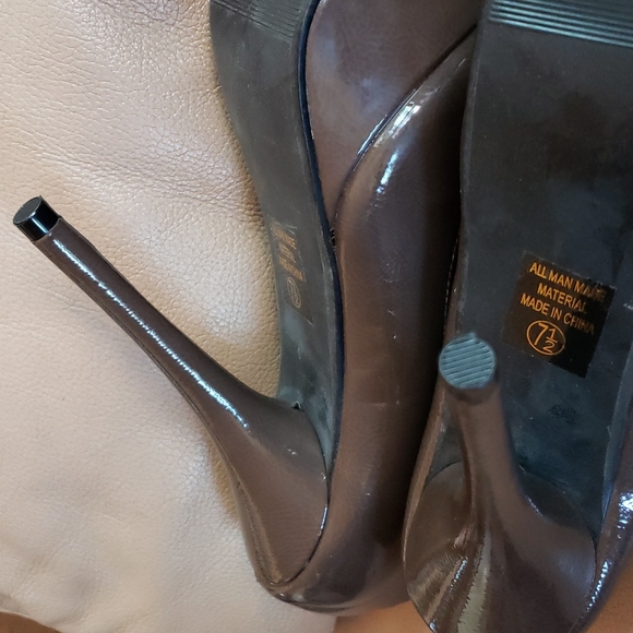 Brown platform stiletto heels - Picture 3 of 10